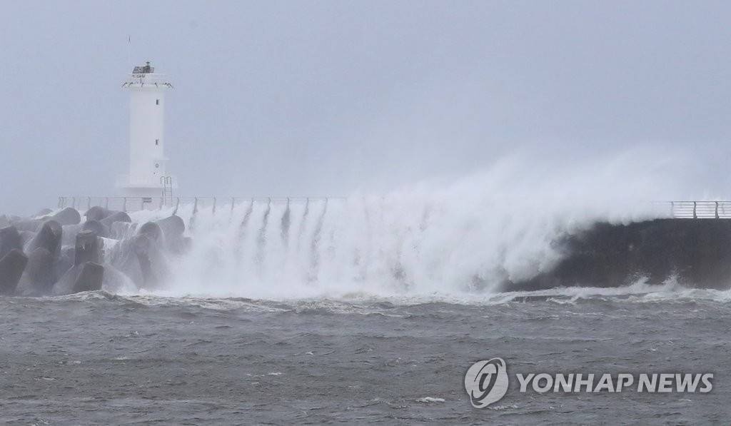 濟(jì)州島遭遇最新臺風(fēng)，風(fēng)雨中的堅守與抗擊行動